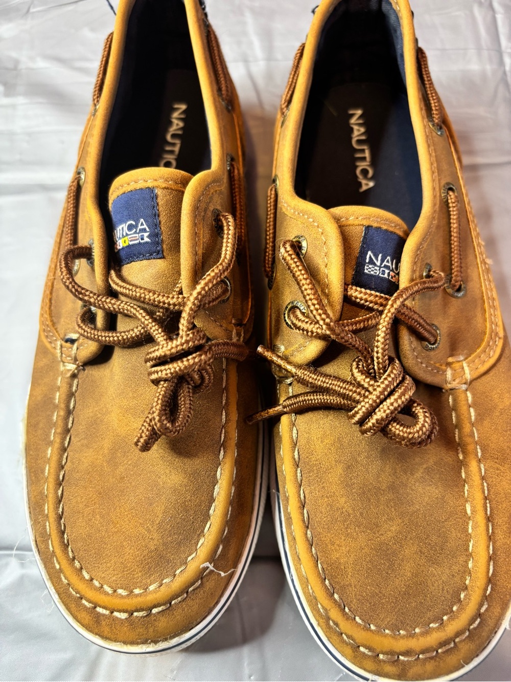 Nautica Men’s Tan Boat Shoes Lace Up Deck Shoes Navy Size 4